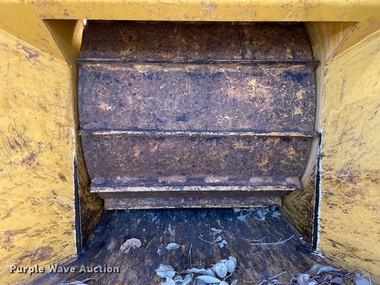 image for item OG9894 2022 Vermeer  BC1000XL wood chipper