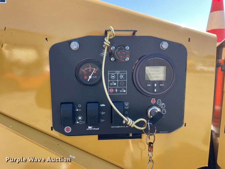 image for item OG9894 2022 Vermeer  BC1000XL wood chipper