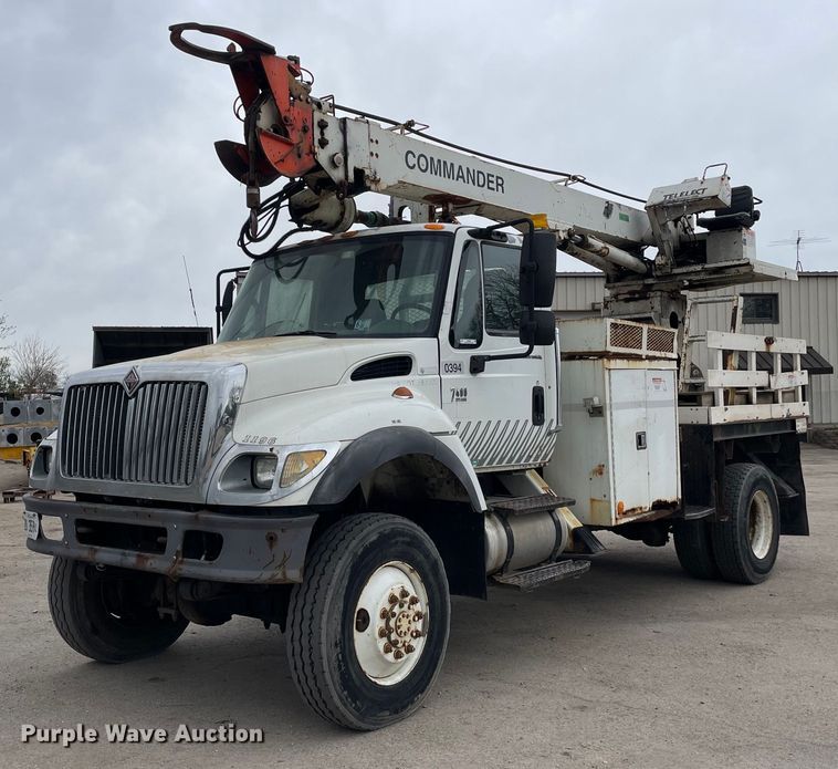 image for item OG9901 2004 International 7400 digger derrick truck