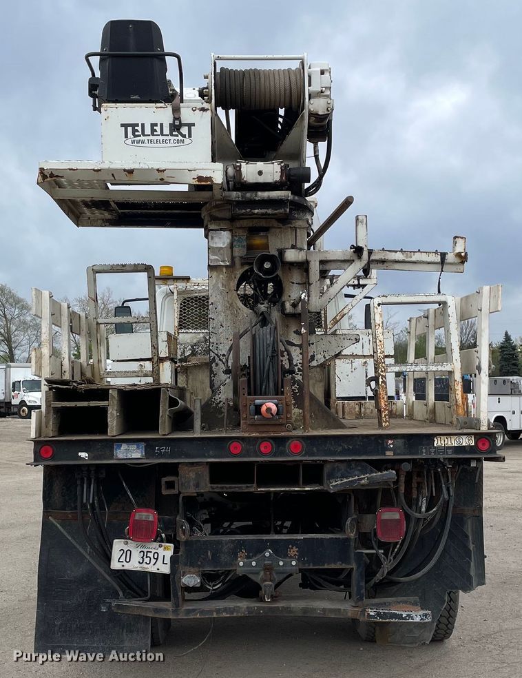 image for item OG9901 2004 International 7400 digger derrick truck