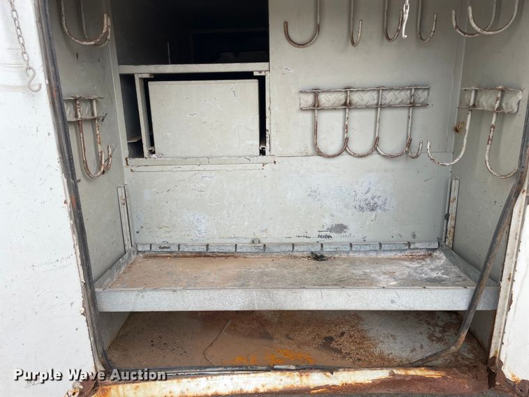 image for item OG9901 2004 International 7400 digger derrick truck