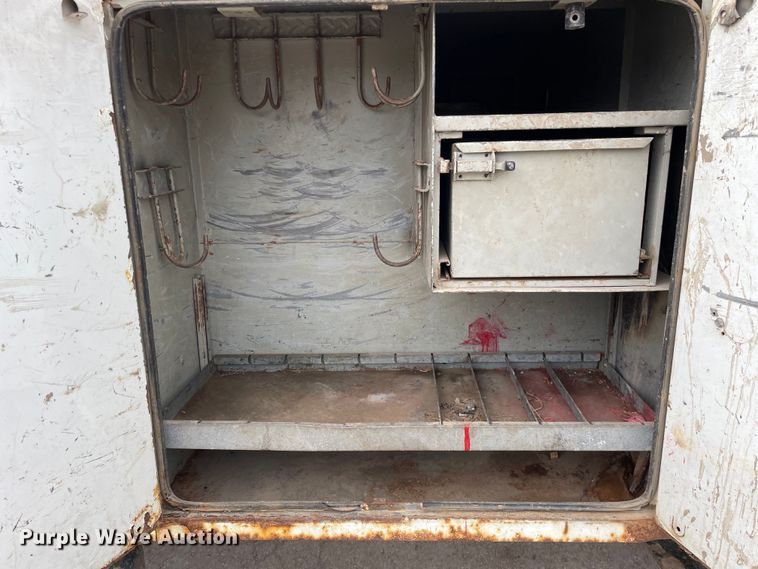 image for item OG9901 2004 International 7400 digger derrick truck