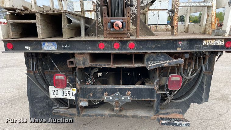 image for item OG9901 2004 International 7400 digger derrick truck