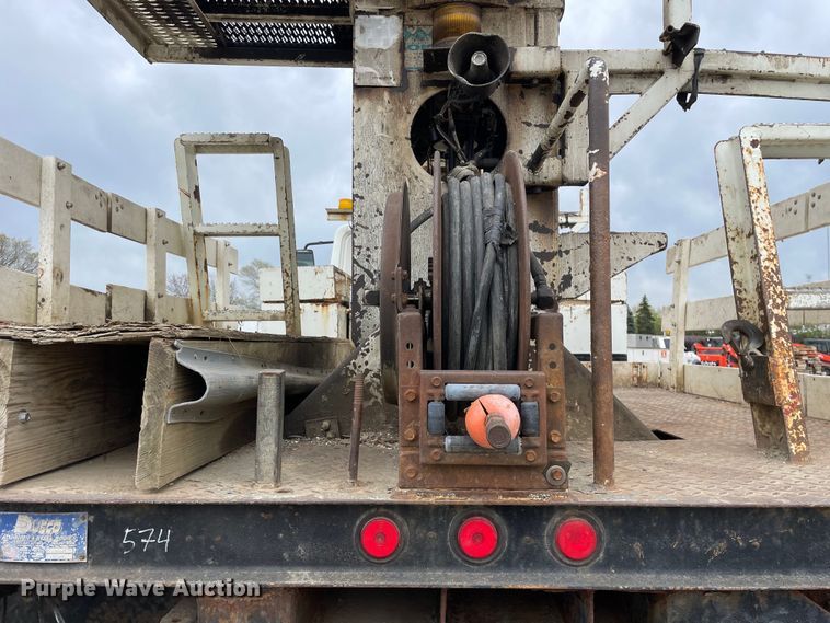 image for item OG9901 2004 International 7400 digger derrick truck