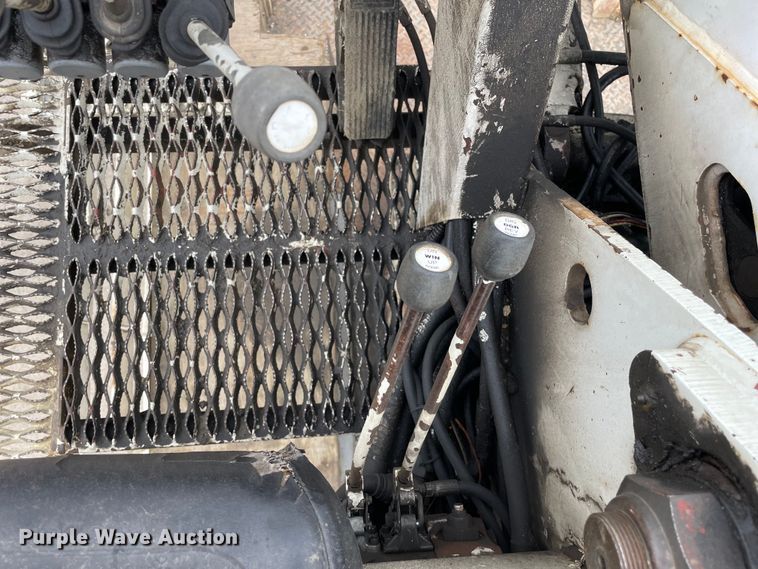 image for item OG9901 2004 International 7400 digger derrick truck