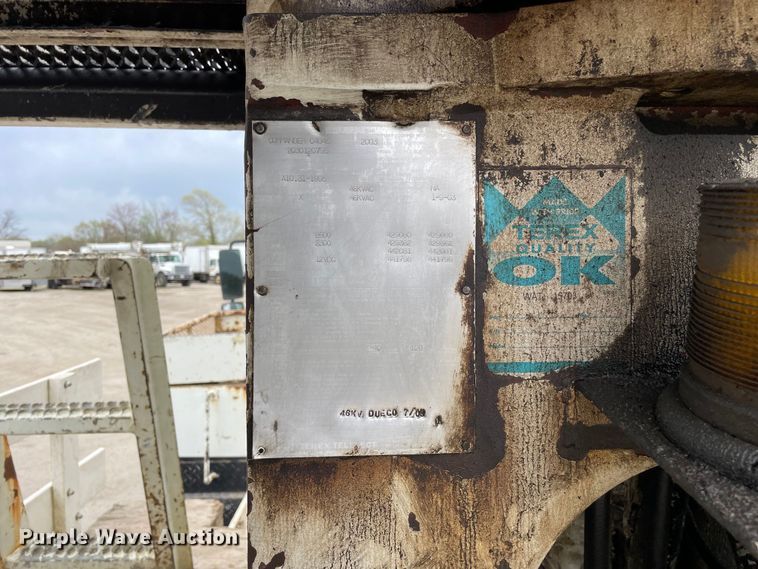 image for item OG9901 2004 International 7400 digger derrick truck