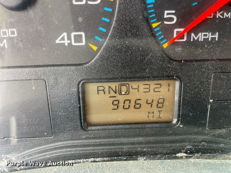 image for item OG9901 2004 International 7400 digger derrick truck