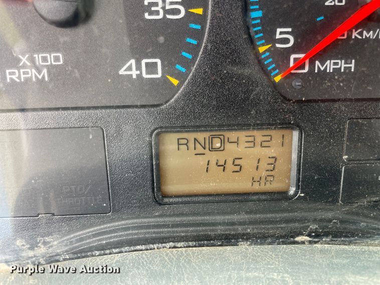 image for item OG9901 2004 International 7400 digger derrick truck