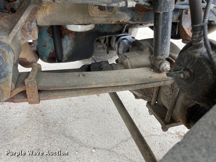 image for item OG9901 2004 International 7400 digger derrick truck