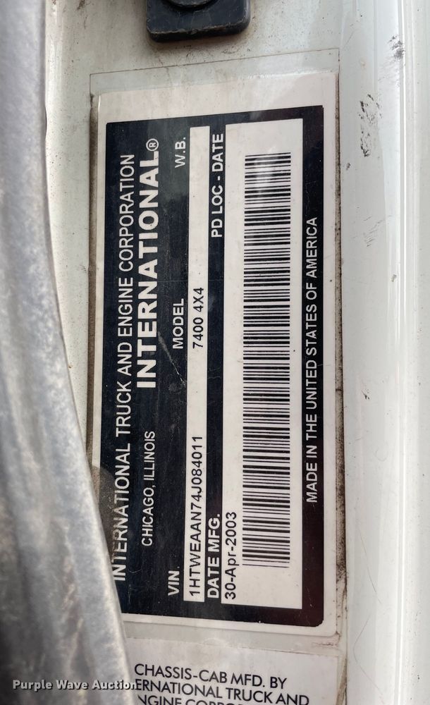 image for item OG9901 2004 International 7400 digger derrick truck