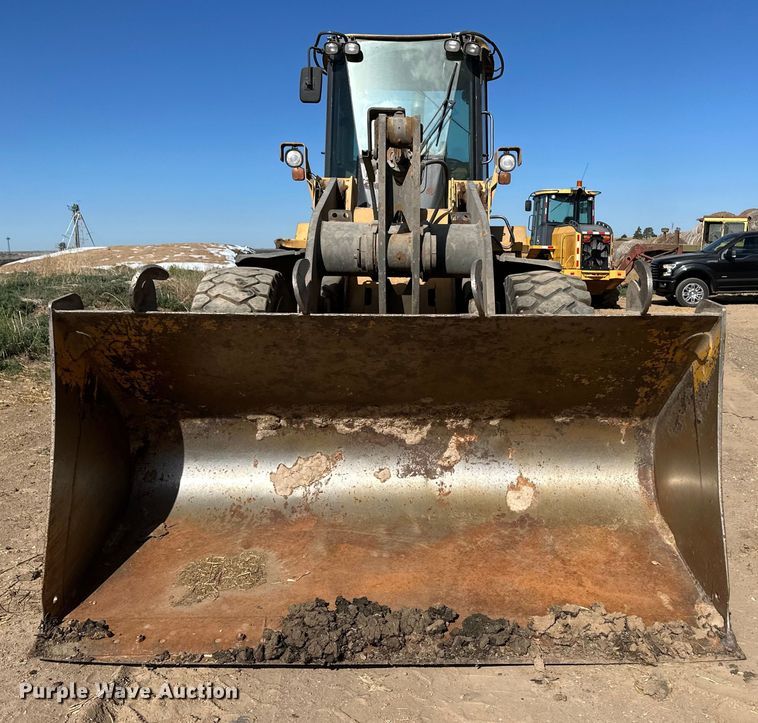 image for item OI9061 2006 John Deere 624J wheel loader