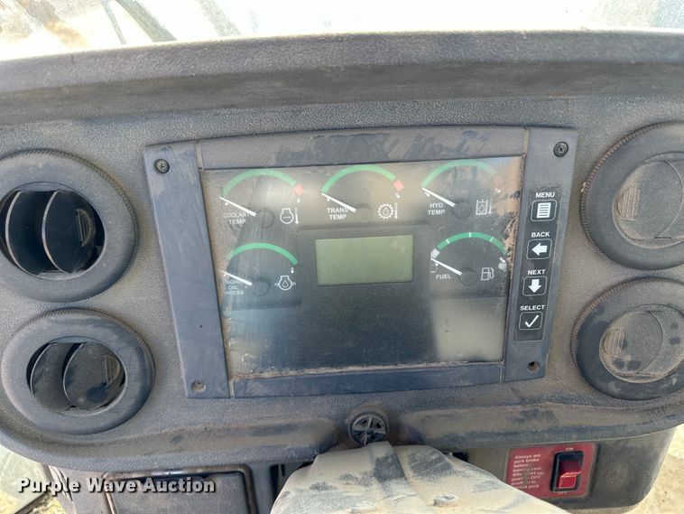 image for item OI9061 2006 John Deere 624J wheel loader