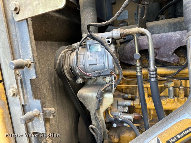 image for item OI9061 2006 John Deere 624J wheel loader