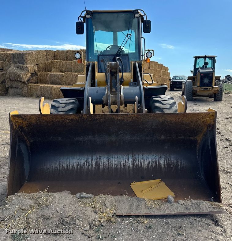 image for item OI9062 2005 John Deere 444J wheel loader