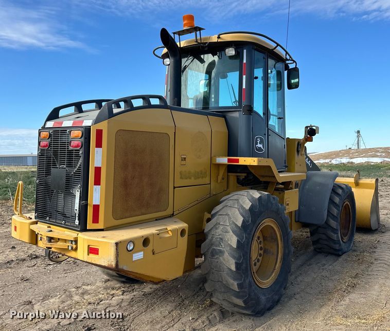 image for item OI9062 2005 John Deere 444J wheel loader