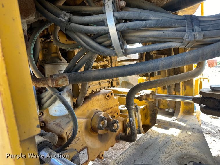 image for item OI9062 2005 John Deere 444J wheel loader