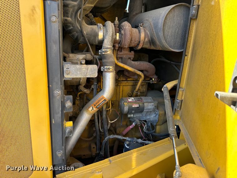 image for item OI9062 2005 John Deere 444J wheel loader