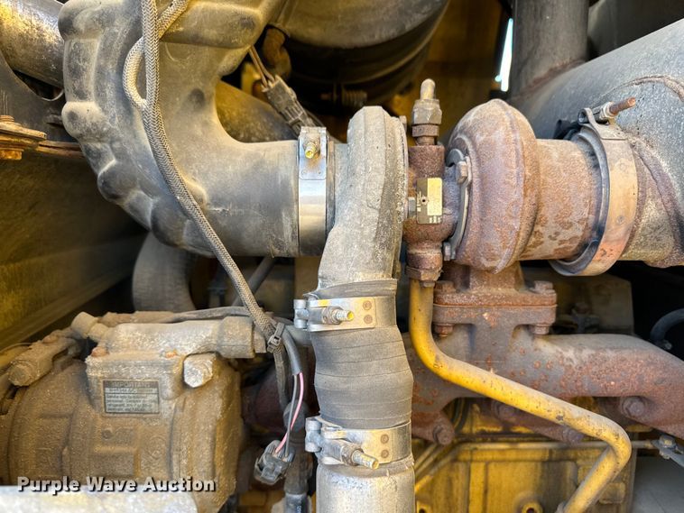 image for item OI9062 2005 John Deere 444J wheel loader