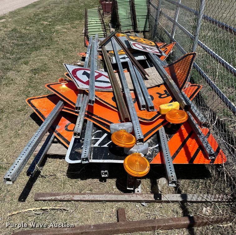 image for item OI9069 Road safety equipment