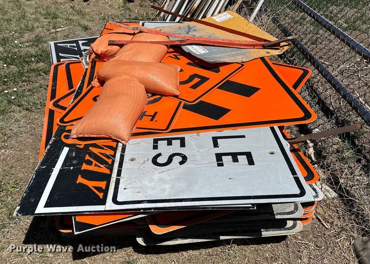 image for item OI9069 Road safety equipment