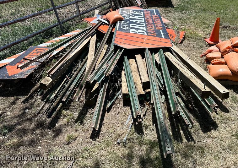 image for item OI9069 Road safety equipment