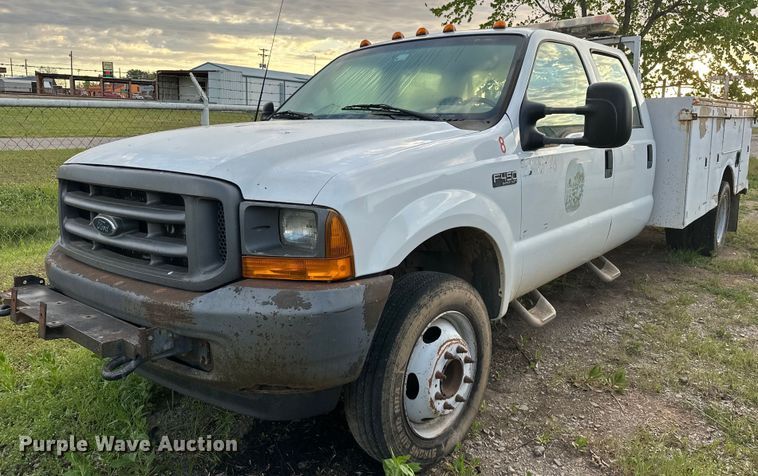 image for item OM9477 2001 Ford F450 Super Duty  Crew Cab utility / service truck