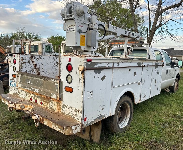 image for item OM9477 2001 Ford F450 Super Duty  Crew Cab utility / service truck