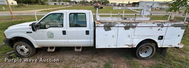 image for item OM9477 2001 Ford F450 Super Duty  Crew Cab utility / service truck