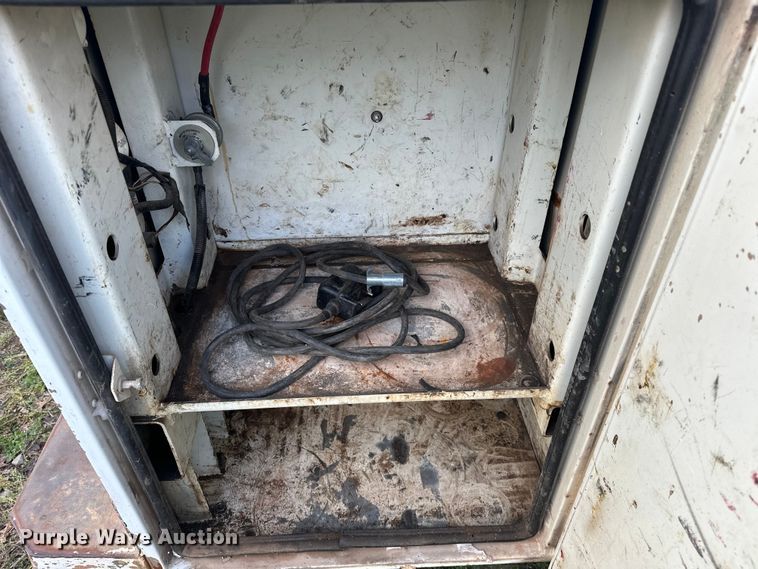 image for item OM9477 2001 Ford F450 Super Duty  Crew Cab utility / service truck