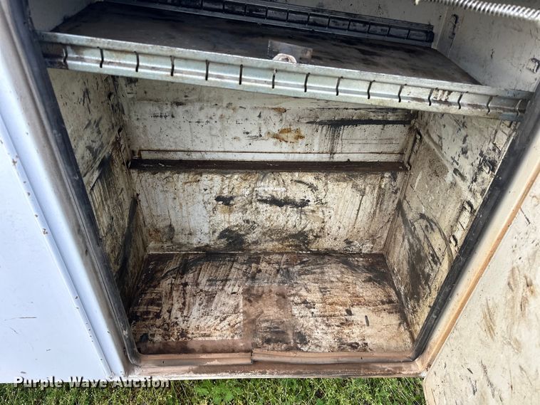 image for item OM9477 2001 Ford F450 Super Duty  Crew Cab utility / service truck