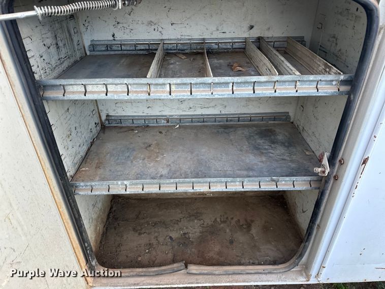 image for item OM9477 2001 Ford F450 Super Duty  Crew Cab utility / service truck