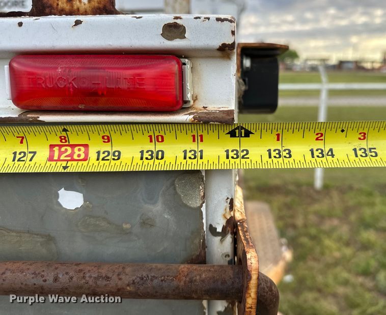 image for item OM9477 2001 Ford F450 Super Duty  Crew Cab utility / service truck