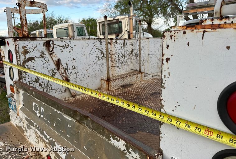 image for item OM9477 2001 Ford F450 Super Duty  Crew Cab utility / service truck