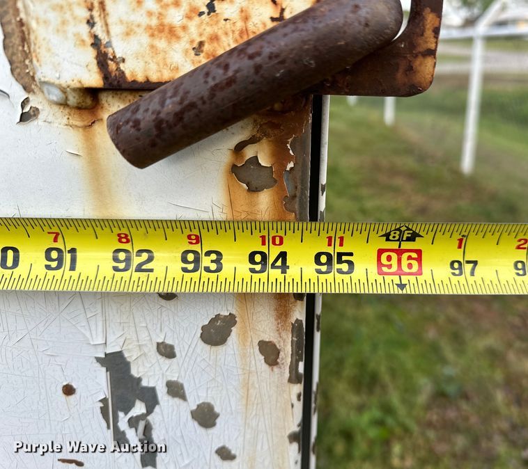 image for item OM9477 2001 Ford F450 Super Duty  Crew Cab utility / service truck