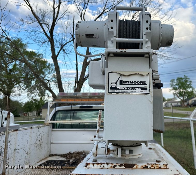 image for item OM9477 2001 Ford F450 Super Duty  Crew Cab utility / service truck