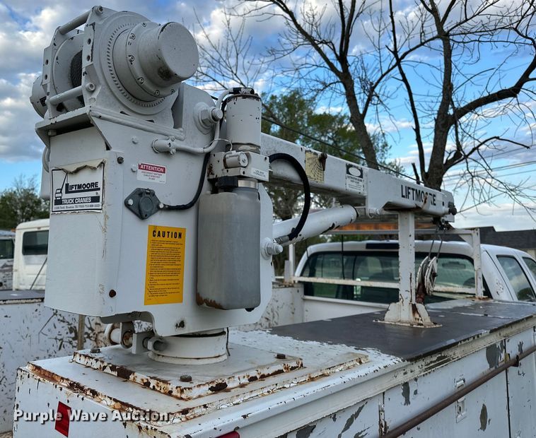 image for item OM9477 2001 Ford F450 Super Duty  Crew Cab utility / service truck