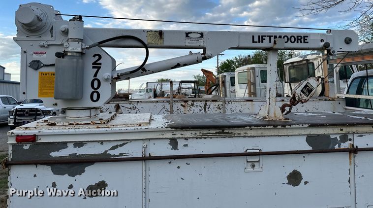 image for item OM9477 2001 Ford F450 Super Duty  Crew Cab utility / service truck