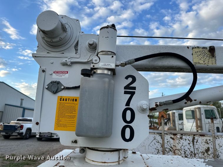 image for item OM9477 2001 Ford F450 Super Duty  Crew Cab utility / service truck