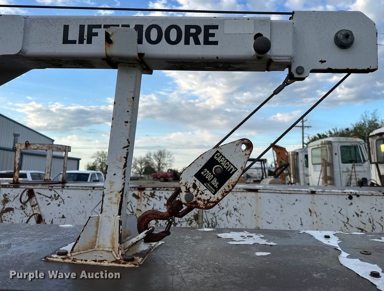 image for item OM9477 2001 Ford F450 Super Duty  Crew Cab utility / service truck