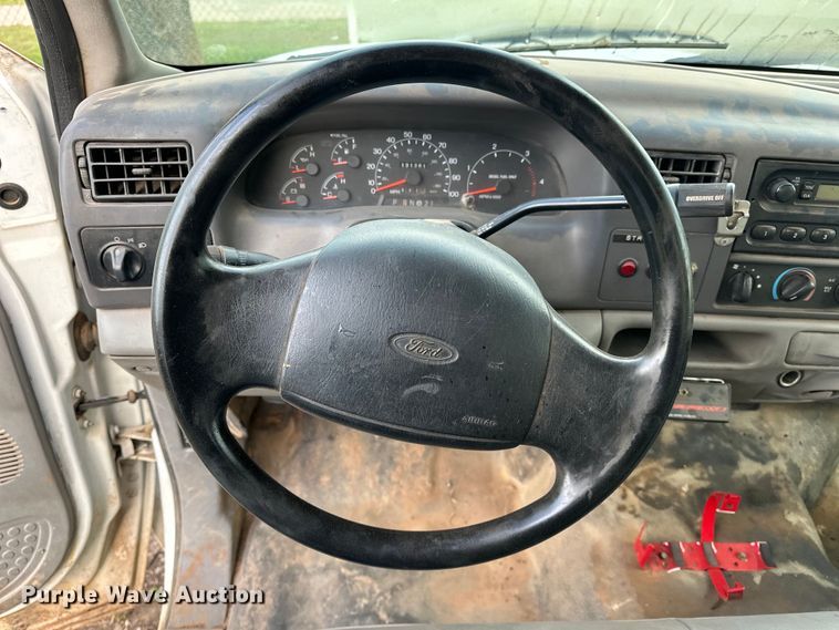 image for item OM9477 2001 Ford F450 Super Duty  Crew Cab utility / service truck