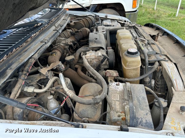 image for item OM9477 2001 Ford F450 Super Duty  Crew Cab utility / service truck