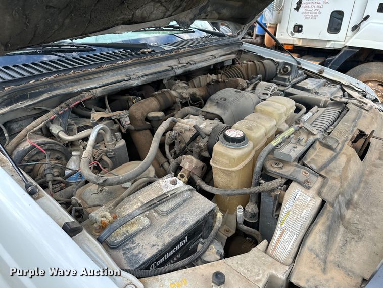 image for item OM9477 2001 Ford F450 Super Duty  Crew Cab utility / service truck