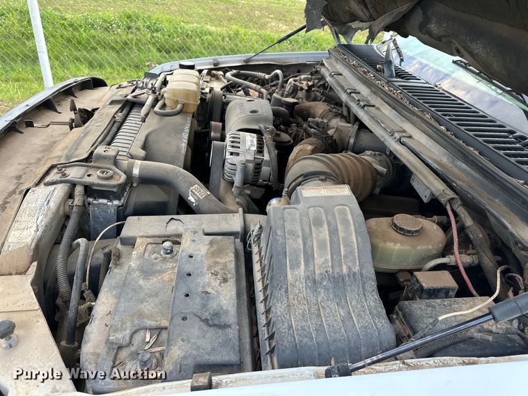 image for item OM9477 2001 Ford F450 Super Duty  Crew Cab utility / service truck