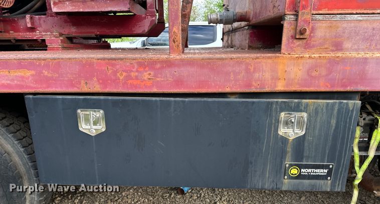 image for item OM9478 1993 Ford 8000 drilling rig truck