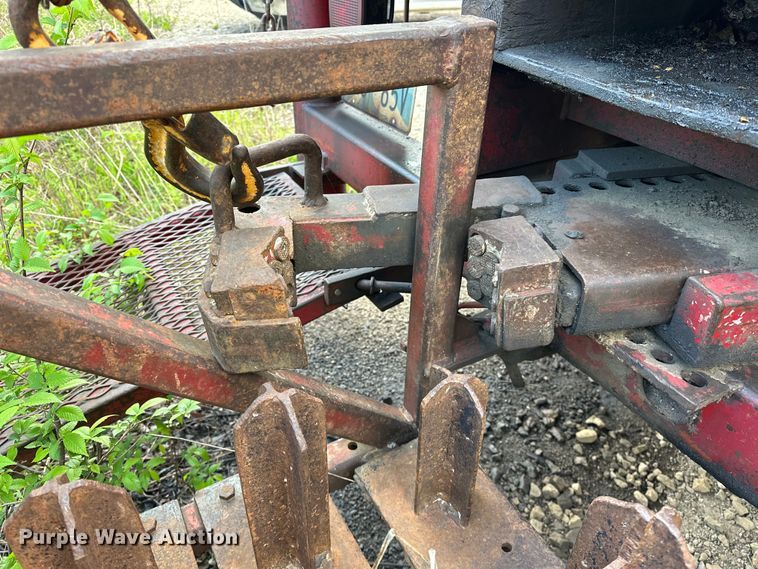 image for item OM9478 1993 Ford 8000 drilling rig truck