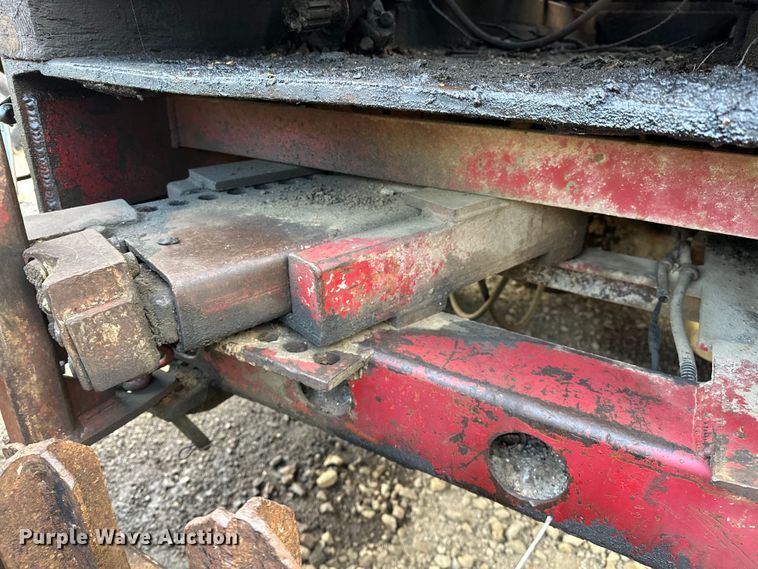 image for item OM9478 1993 Ford 8000 drilling rig truck