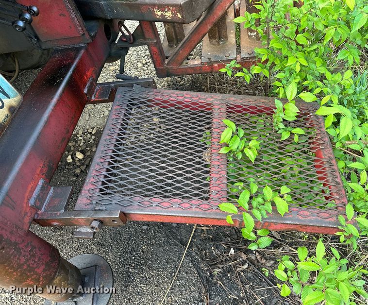 image for item OM9478 1993 Ford 8000 drilling rig truck