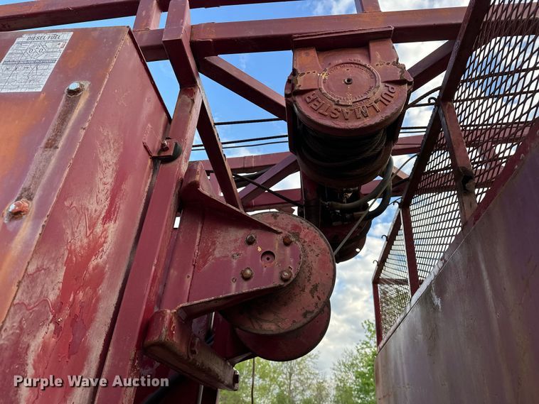 image for item OM9478 1993 Ford 8000 drilling rig truck