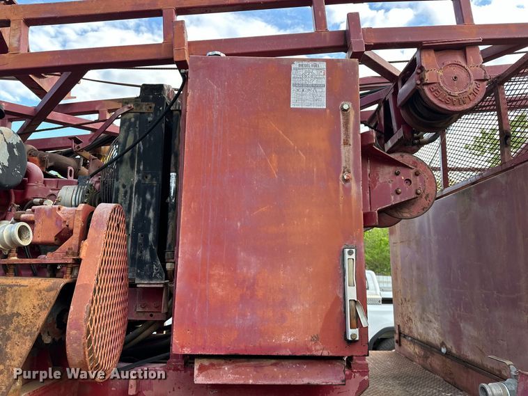 image for item OM9478 1993 Ford 8000 drilling rig truck