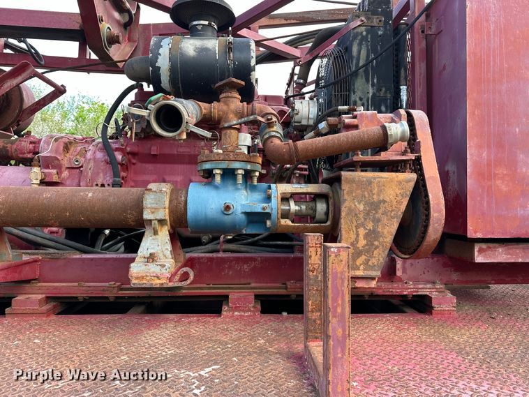 image for item OM9478 1993 Ford 8000 drilling rig truck